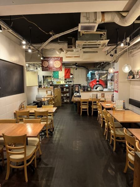 The interior is stylish and looks great in photos ◎ The spacious interior has 35 seats, and the warmth of wood creates a relaxed atmosphere in the restaurant. increase.It's also good to order various kinds of pizza and pasta and enjoy while sharing!