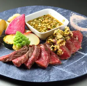 山形牛のタリアータ ～山形だしソース添え～