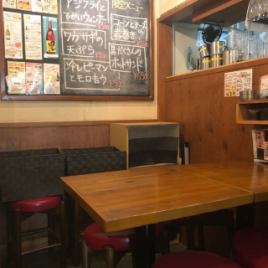 There are 3 seats at the back of the store with a retro atmosphere.After work, how about our specialty 串 cutlet and oden ~ ♪
