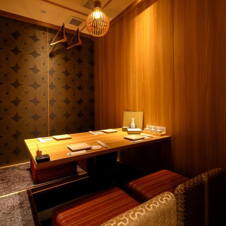 デートから女子会・合コン・同窓会まで、様々なシーンにご利用いただけるテーブル席◎各種ご宴会にぴったりの飲み放題付きコースも多彩にご用意しております!新潟でのお食事・ご宴会に是非ご利用ください♪個室のご予約はお早めに!