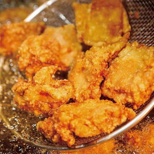 Very popular! Our proud fried chicken with salted malt