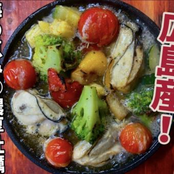 Hiroshima-made! Ajillo with 3 oysters and chunky vegetables