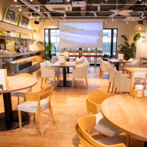 We also have the perfect facilities for after-parties and parties. We can accommodate 50 to 100 people!