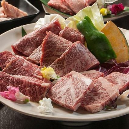 Recommended for year-end parties♪ A hearty meat banquet! Close to the station! Adequate ventilation facilities!