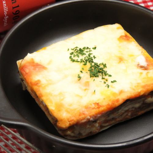 [Very popular ☆] Juicy lasagna with meat ☆ 1300 yen (tax included)