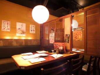Popular semi-private room seats are also for girls-only gatherings and families ☆