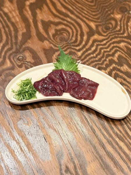 馬肉の生レバー刺し