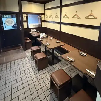 お仕事帰りやちょっと美味しい料理が食べたいときに気軽に使えるお席をご用意しております。
