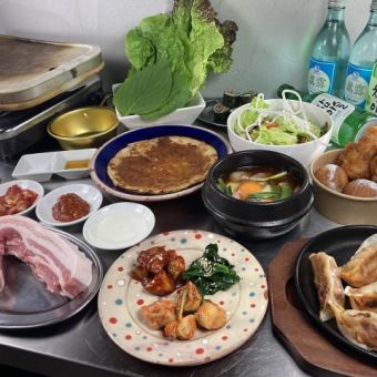 4,840日元套餐（含无限畅饮）包含明洞市场人气菜单中的全部9种菜品。