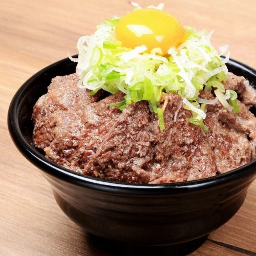마늘 소 희귀 스테이크 덮밥 (생 달걀 포함) 100g