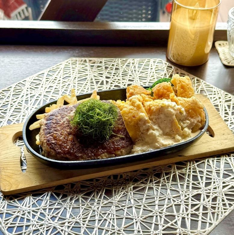 Iron plate hamburger and chicken nanban