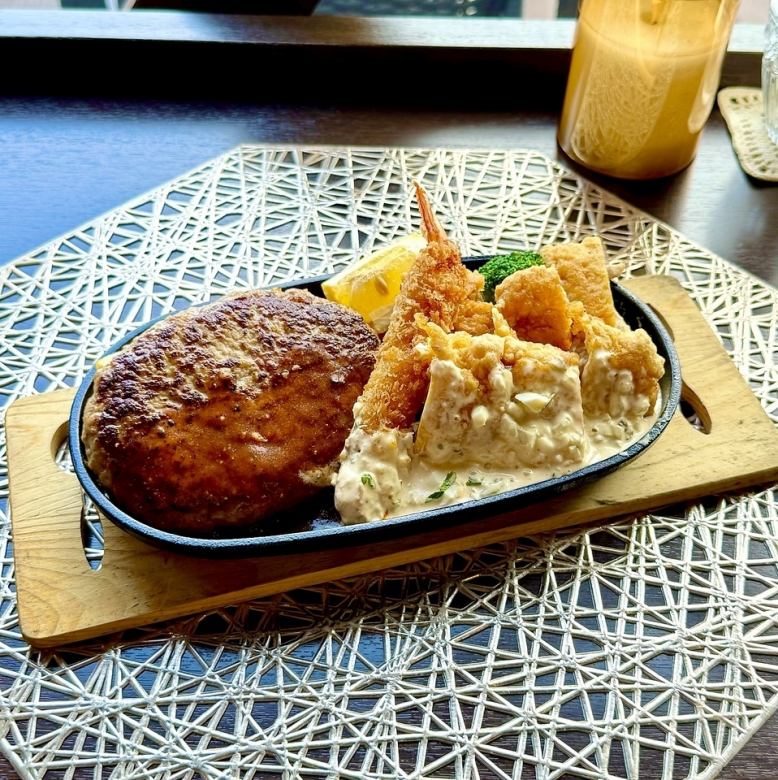 Iron plate hamburger steak, chicken nanban and fried shrimp