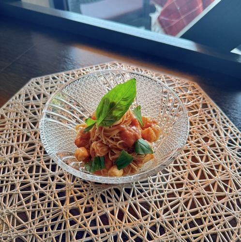 Chilled tomato pasta with shrimp and scallops