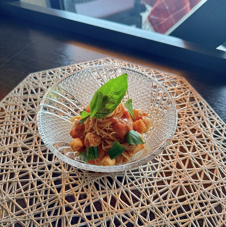Chilled tomato pasta with shrimp and scallops