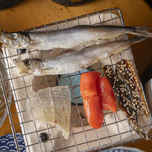 ☆卓上七輪で焼く 干物盛り合わせ