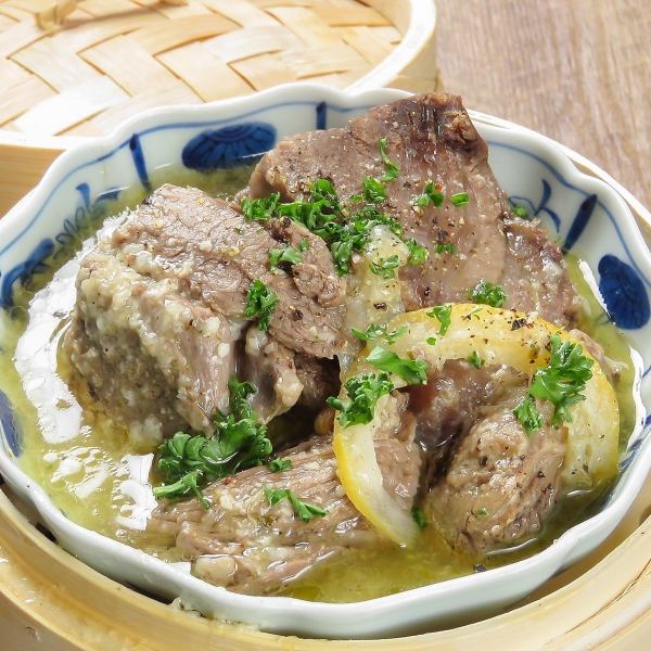 ■牛すね肉の蒸籠蒸し■レモンが香るトロトロなお肉！！