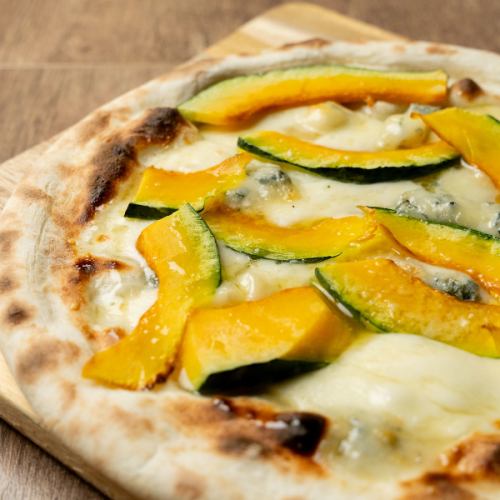 かぼちゃの煮付けとゴルゴンゾーラ