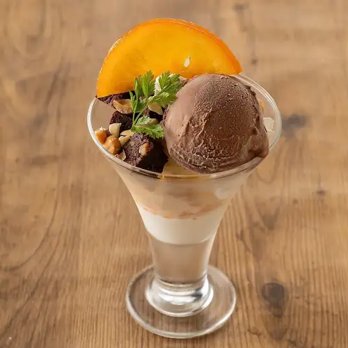 チョコレートブラウニーパフェ