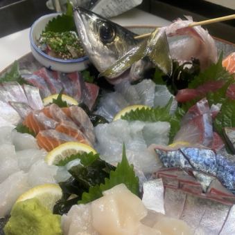 刺身盛り合わせ（2～3人前）
