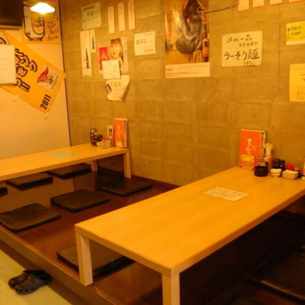 【座敷完備◎】団体での飲み会や、各種宴会等でもご利用頂きやすい様、6名様用のお座敷も2卓ご用意しております◎会社の同僚、先輩、中の良いご友人との飲み会の際は是非当店をご利用下さい♪