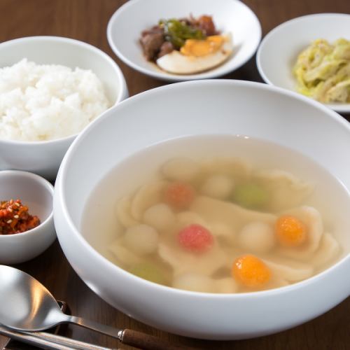 素材の良さを活かした伝統韓国料理への挑戦♪