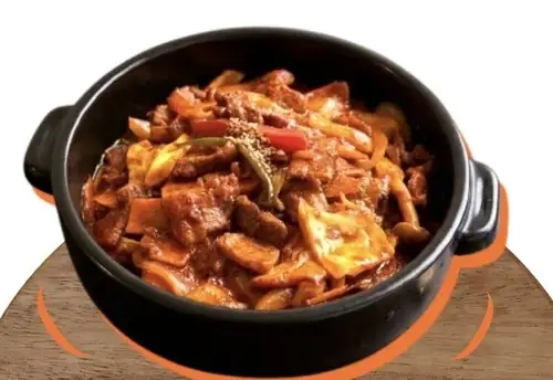 サムギョプチェユク炒め（豚バラ肉のピリ辛炒め）