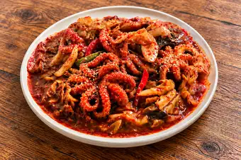 Tsukumi Bokum (stir-fried baby octopus)
