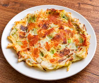 Cheese Suzushirozen (Cheese pancake with daikon radish and broccoli)