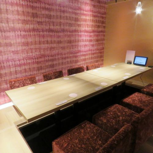 Enjoy a banquet at a private izakaya