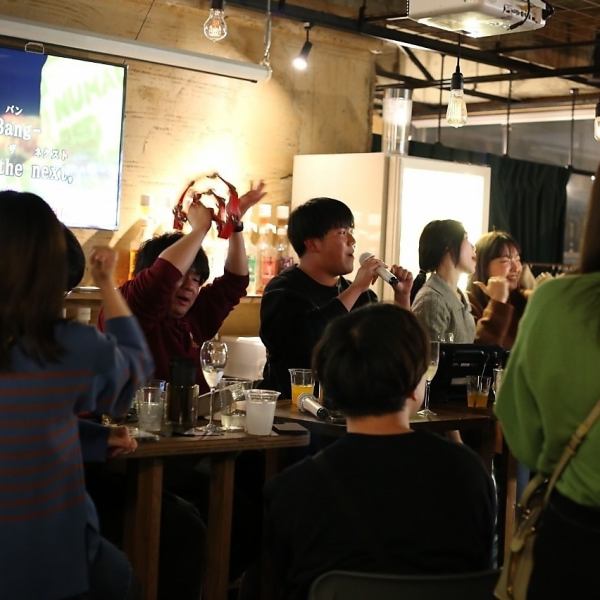 【結婚式二次会や女子会、会社宴会にもオススメ◎】テラス席だけではなく、屋内にもお席を完備！冬の時期はカーテンを閉めグランピング♪オシャレな雰囲気が気分を盛り上げてくれます♪4Fの「昼カラ睦月。」も新規OPEN！カラオケ・プロジェクター完備で結婚式二次会や女子会、会社宴会、懇親会など団体様の貸切も承ります！