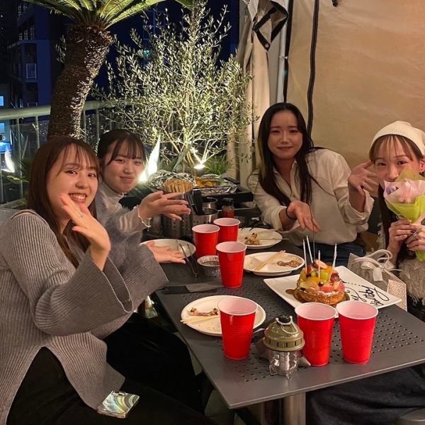 [This extraordinary space where you can casually experience the outdoors is hugely popular!] At Nakayamashita Terrace, you can enjoy a new resort-style glamping experience where you can luxuriously enjoy the outdoors! With a beer in hand, you can easily enjoy the camping atmosphere while having a BBQ on the open terrace. It's sure to be a great time where you'll lose track of time with your colleagues or friends.