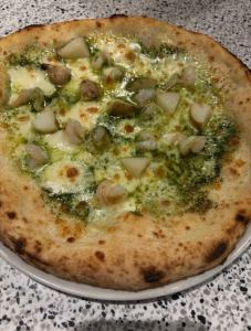 海老とジャガイモのジェノヴァ風ピッツァ