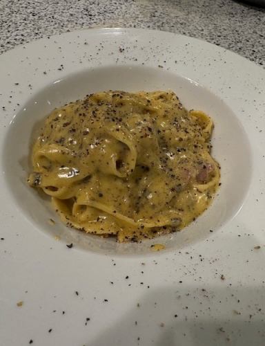 ローマ風カルボナーラ　トリュフ風味　自家製タリアテッレ