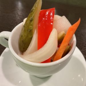 自家製根菜ピクルス