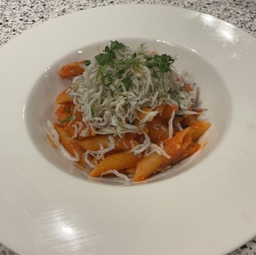 アラビアータ　しらすを乗せて