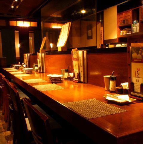 [One person is also welcome ♪] The special seats at the yakitori restaurant are counter seats! It is a luxury seat where you can grill in front of you and eat skewers while still hot! A little drink with colleagues, a date or a place to talk with friends Ideal for ◎ Enjoy the brand of sake and local beer with the authentic yakitori and the popular chicken stew ♪ Not only for dinner, but also for lunch ◎