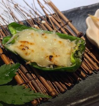 ピーマンとしらすのチーズ焼き