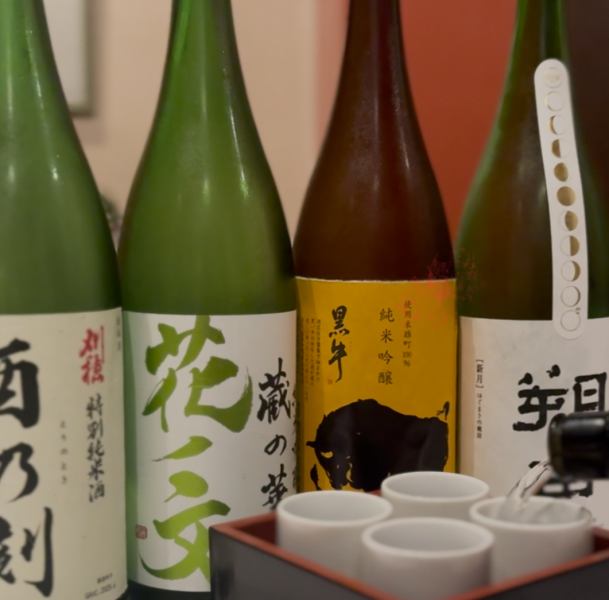 【日本酒へのこだわり】常時10種類以上の日本酒が味わえる！酒屋直営の居酒屋ならではの品揃え