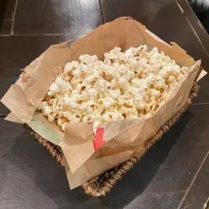 あつあつ山盛りポップコーン