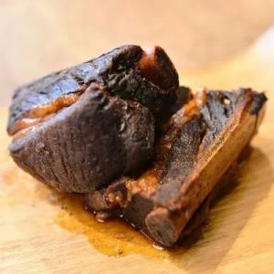 デニスのトロけるスペアリブ 2本