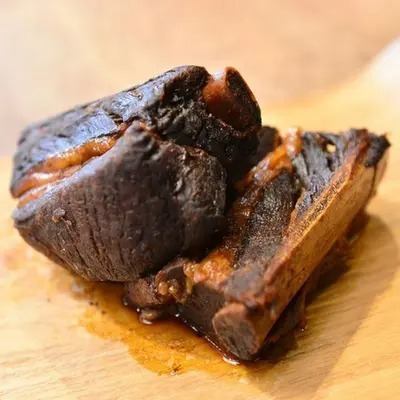 デニスのトロけるスペアリブ 2本