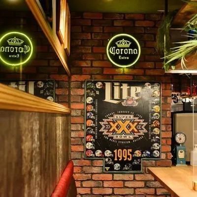 オールドアメリカンをモチーフにしたカジュアルバー