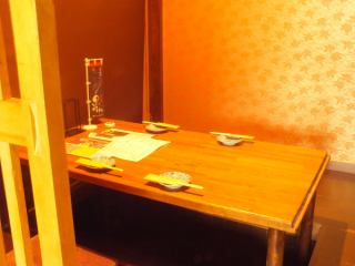 All seats are digging kotatsu private rooms, and we have many private rooms for 4 people digging kotatsu.