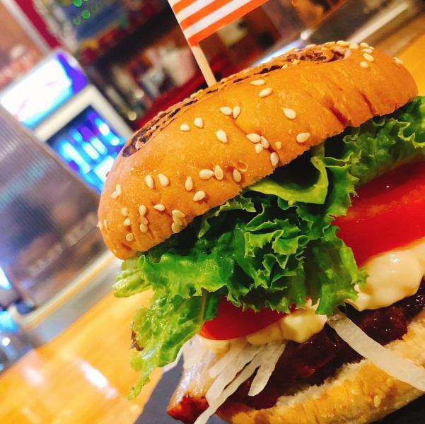 Enjoy American food! Hamburger ★ 880 yen ~