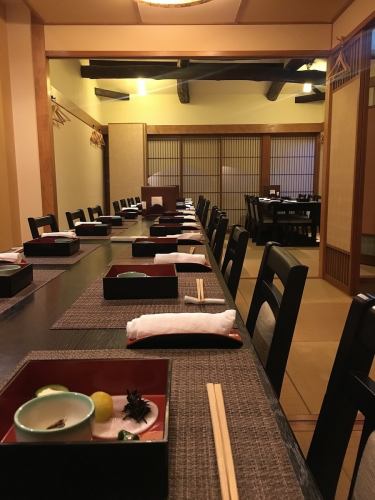 団体仕様。最大34名さままでのテーブル席。座敷にも出来ます。