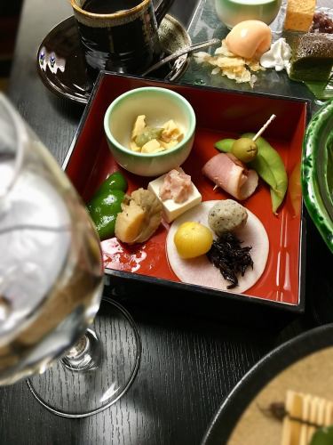 懐石コースの最初の先付け。