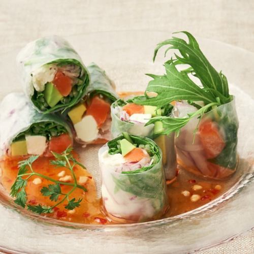 Salmon and cream cheese spring rolls