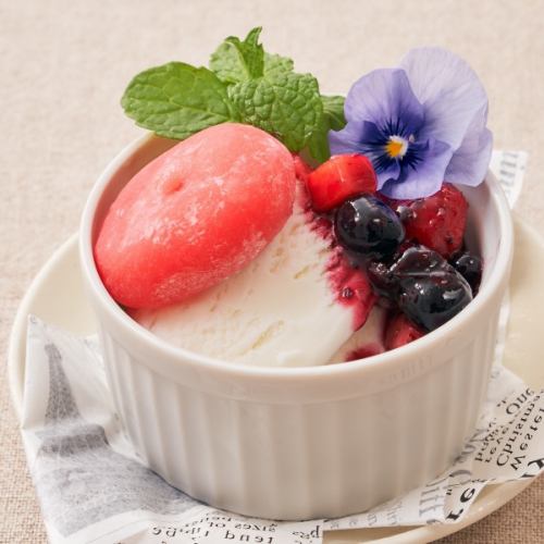 Berry Daifuku Yogurt Ice Cream