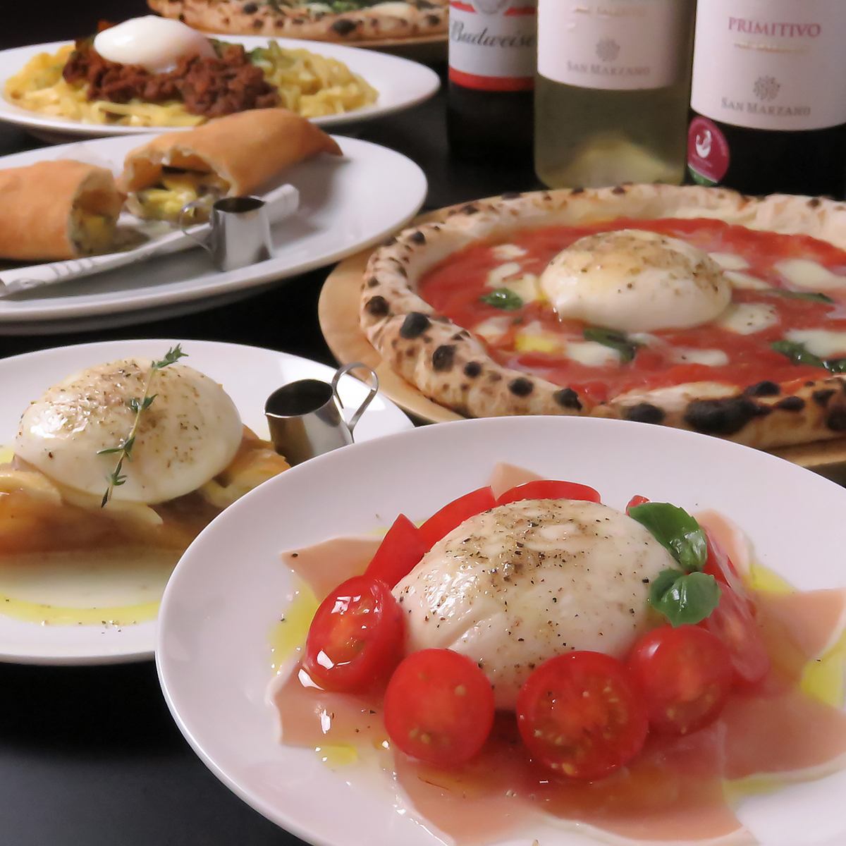 店内窯で焼き上げる自慢のピザは生地も自家製でこだわりの逸品！