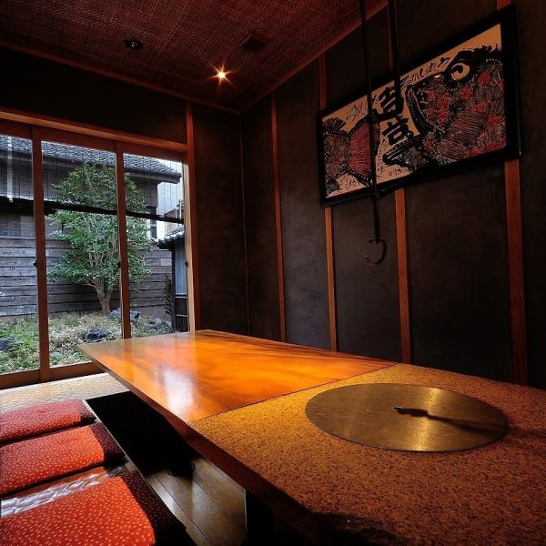 安靜的房子裡有一個供貴賓使用的特殊房間“Hanare”。千利休設計的茶室佈置。非常適合招待和招待重要人物。